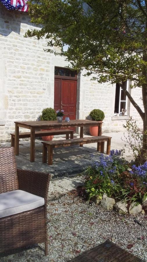 Chambre De Rose - Le Refuge Des Parachutistes - En Bordure Du Marais Neuville-au-Plain Ngoại thất bức ảnh