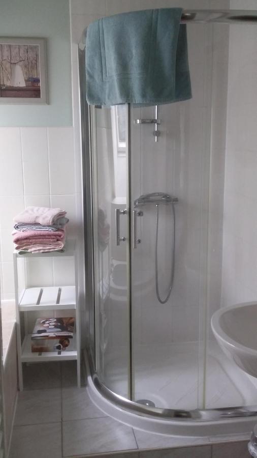 Chambre De Rose - Le Refuge Des Parachutistes - En Bordure Du Marais Neuville-au-Plain Ngoại thất bức ảnh