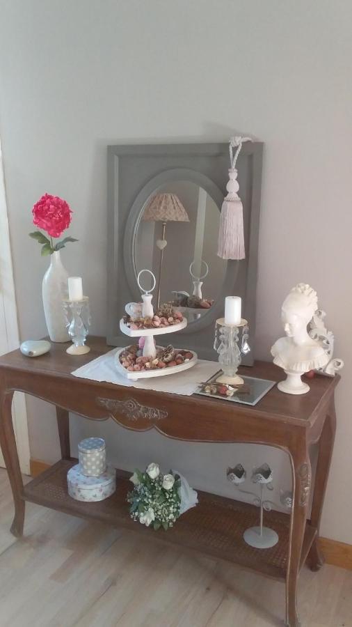 Chambre De Rose - Le Refuge Des Parachutistes - En Bordure Du Marais Neuville-au-Plain Ngoại thất bức ảnh